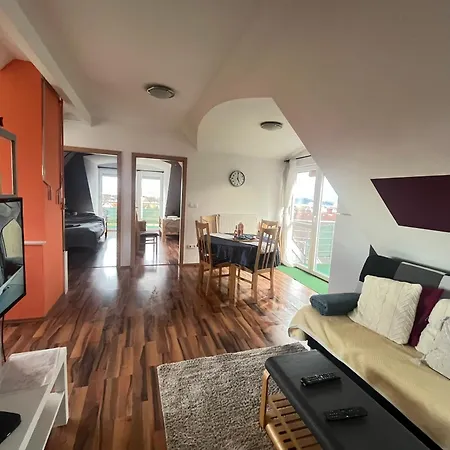 Apartamento Balatonfuered Apartment *