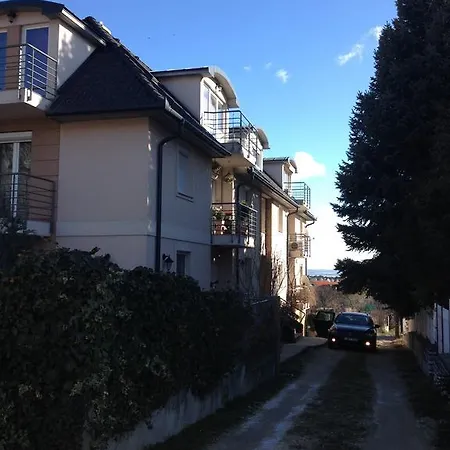 Balatonfuered Apartment バラトンフレド
